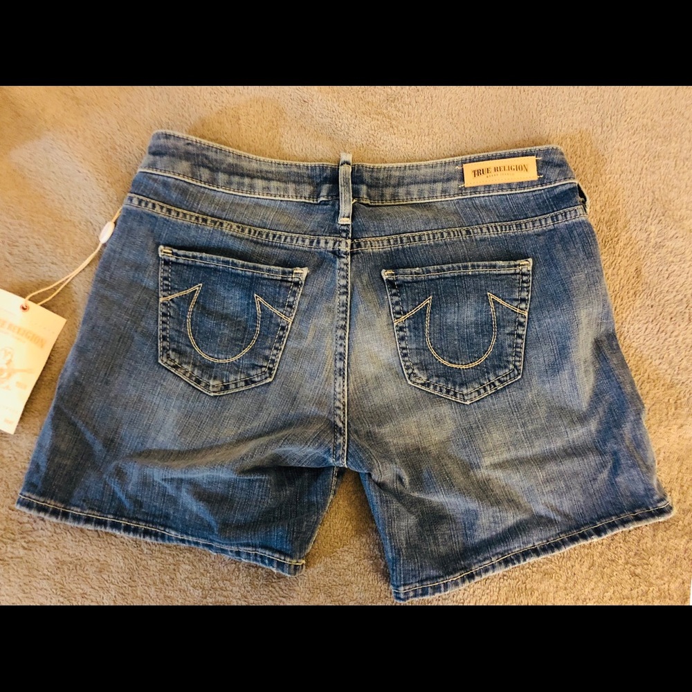 NWT True Religion Cassie Rolled Shorts Size 28